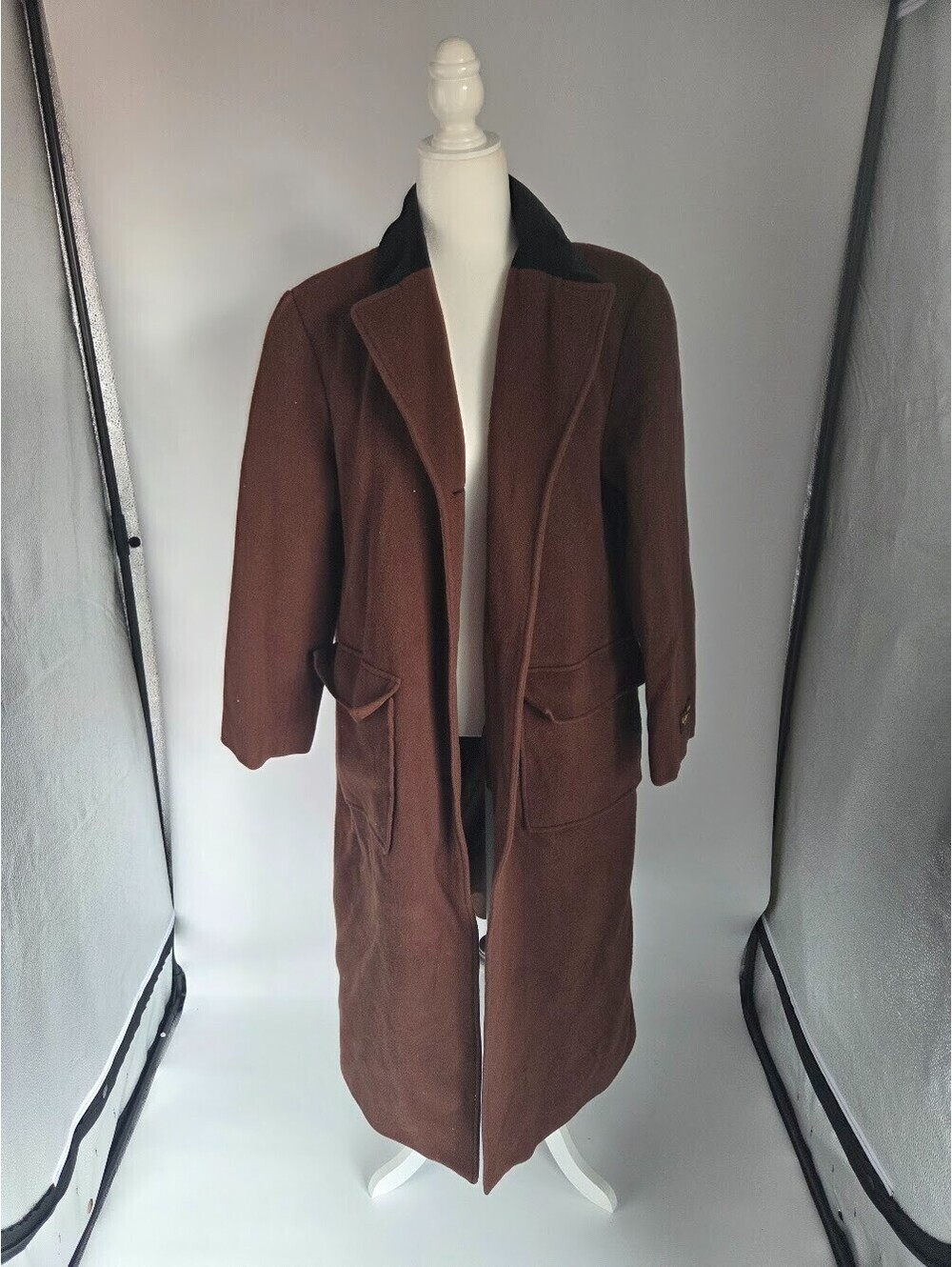 Harvé Benard Brown Cashmere Blend Overcoat Made in Belarus Size 48M Italy Fabric